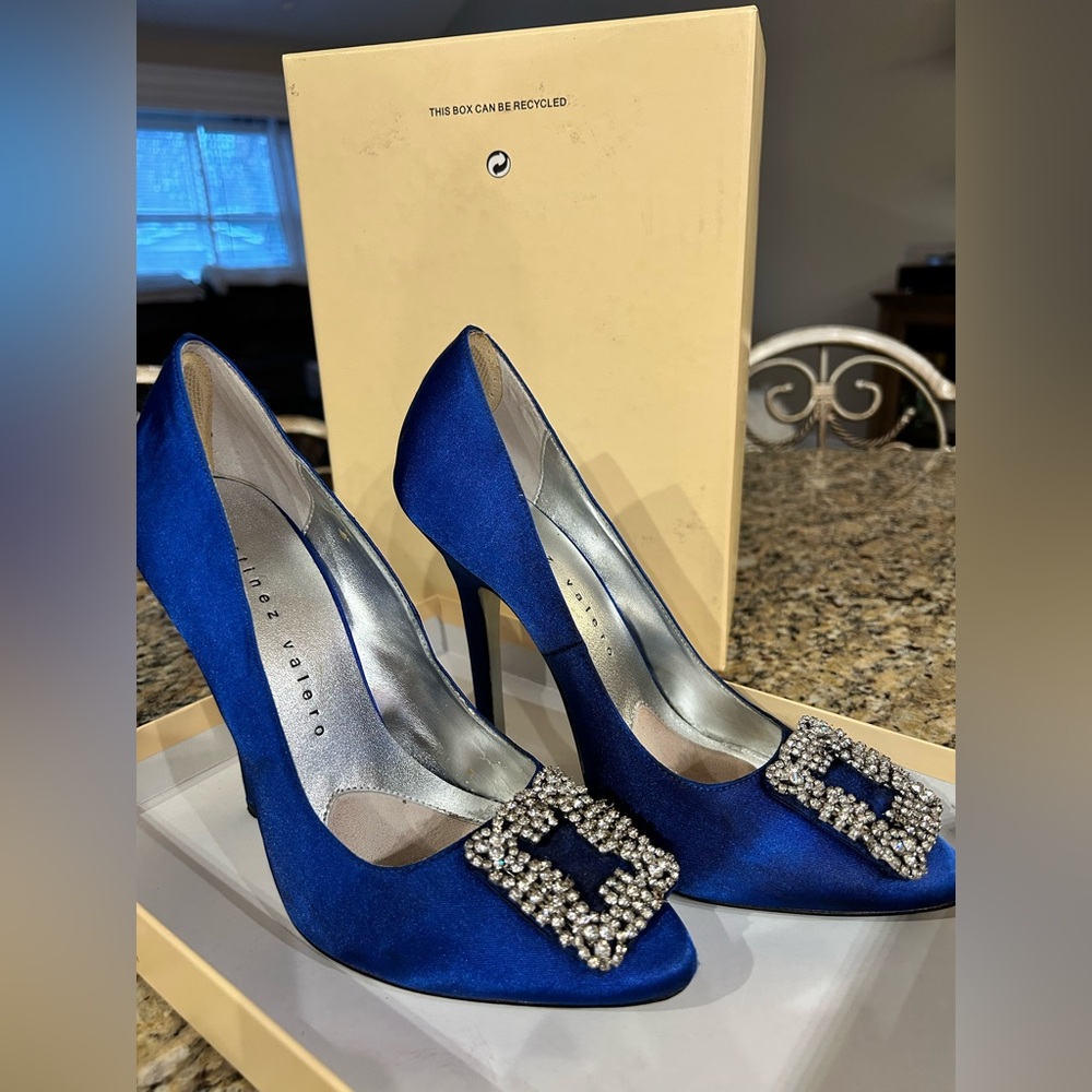 Manolo Blahnik Style Blue Satin Heels - Picture 3 of 6